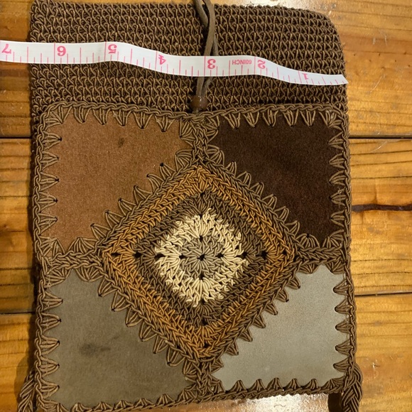 Crochet crossbody w leather detailing NWOT - Picture 10 of 10